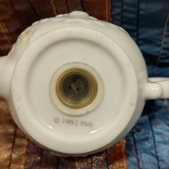 Vintage Precious Moments Salt & Pepper Shakers 1993 - Picture 6 of 6